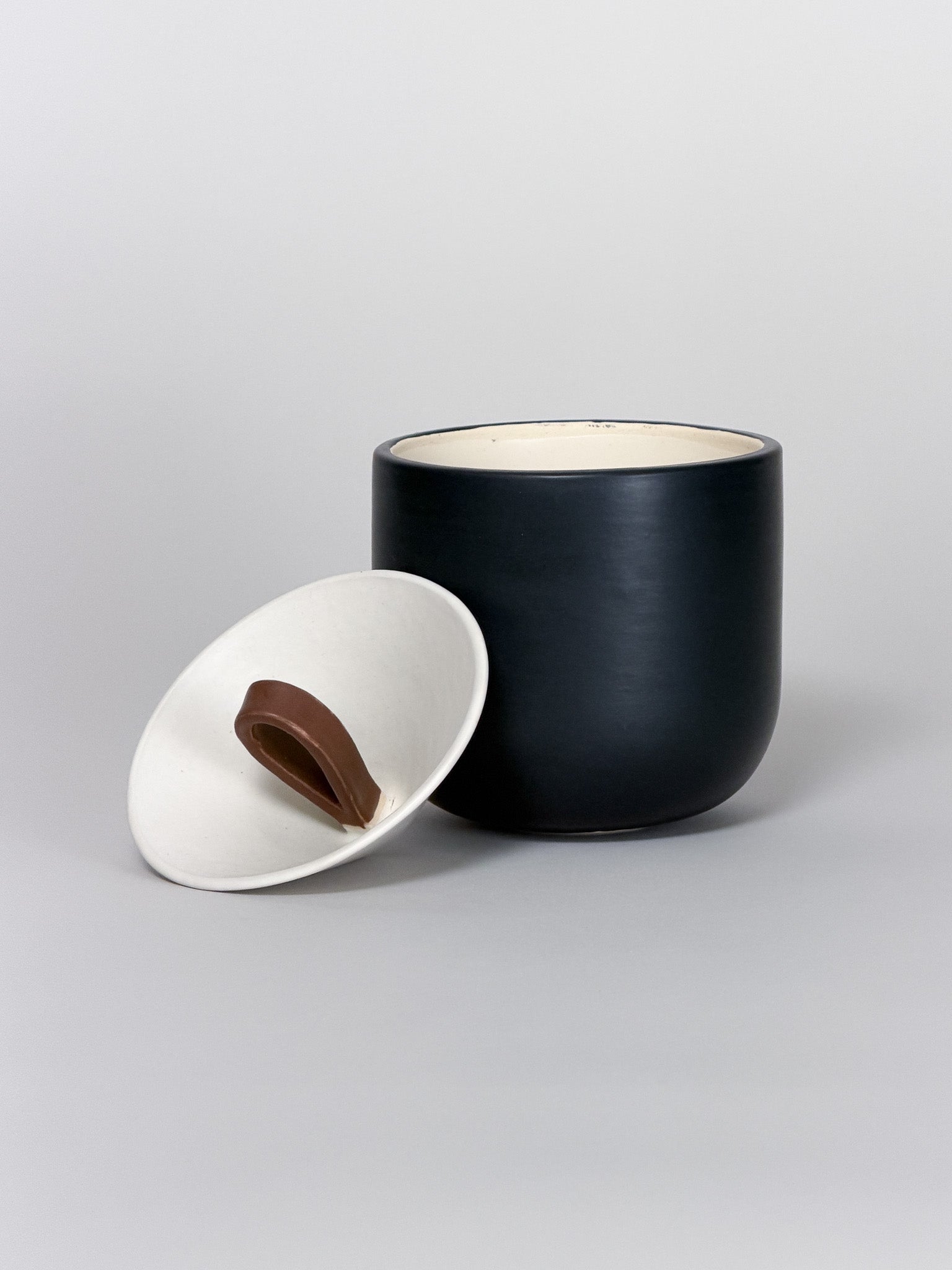 Bloom Jar, Black