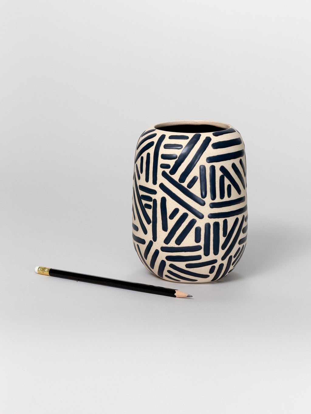 Vase, Lines